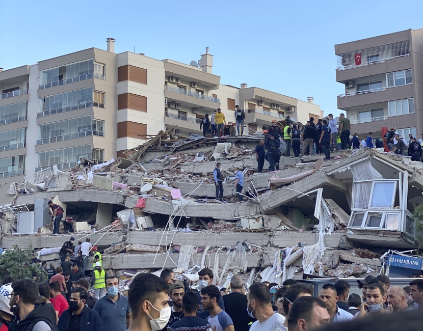 ارتفاع حصيلة زلزال تركيا إلى 12 قتيلا وأكثر من 400 جريح