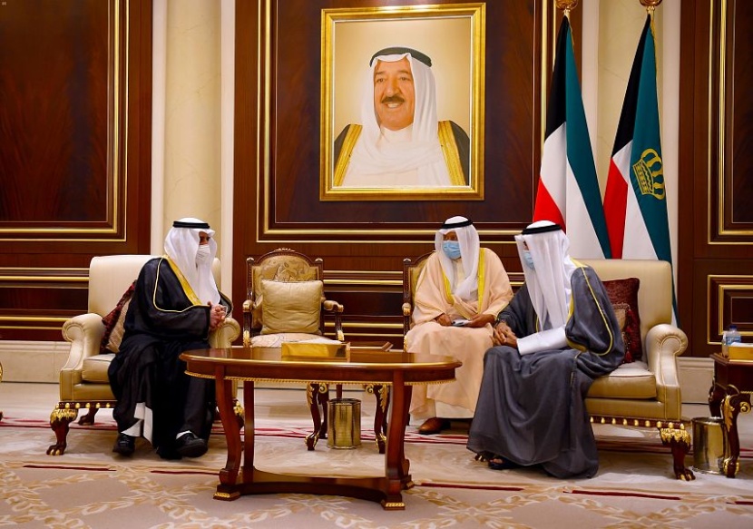 أمير الكويت يستقبل عددا من الأمراء الذين قدموا التعازي في وفاة الشيخ صباح الأحمد