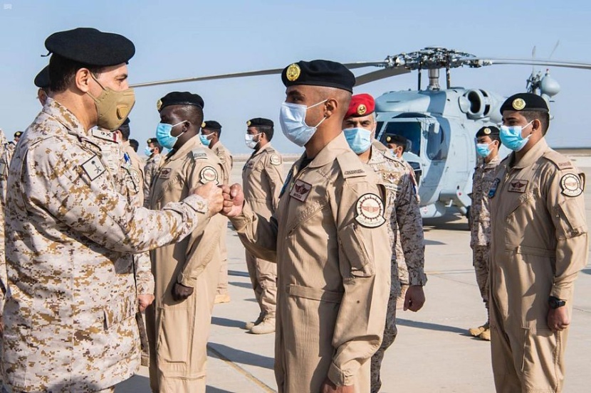 لتعزيز الأمن البحري السعودي .. تدشين الطائرات العامودية القتالية متعددة المھام