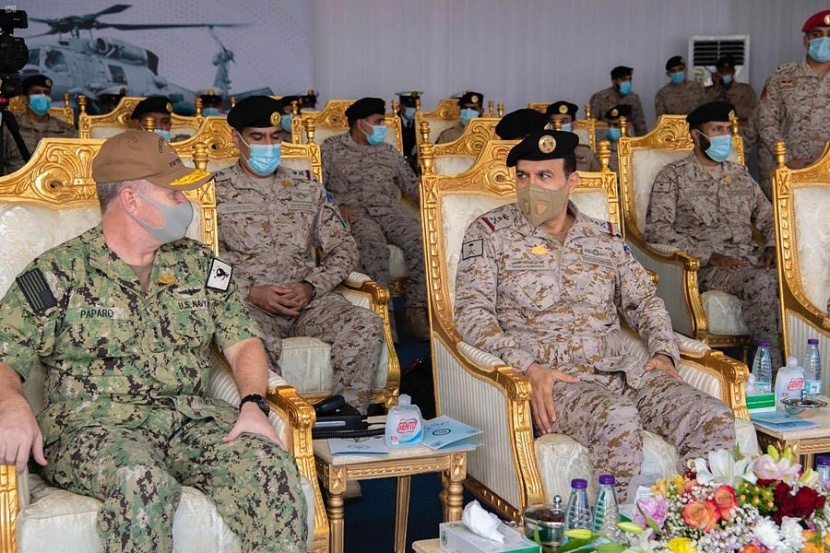 لتعزيز الأمن البحري السعودي .. تدشين الطائرات العامودية القتالية متعددة المھام