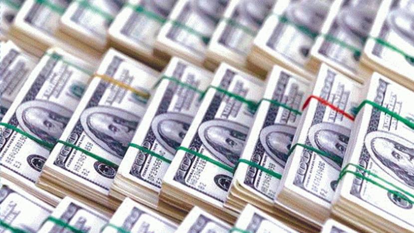 الدولار يتراجع وسط تفاؤل حيال مساعدات مرتبطة بالجائحة