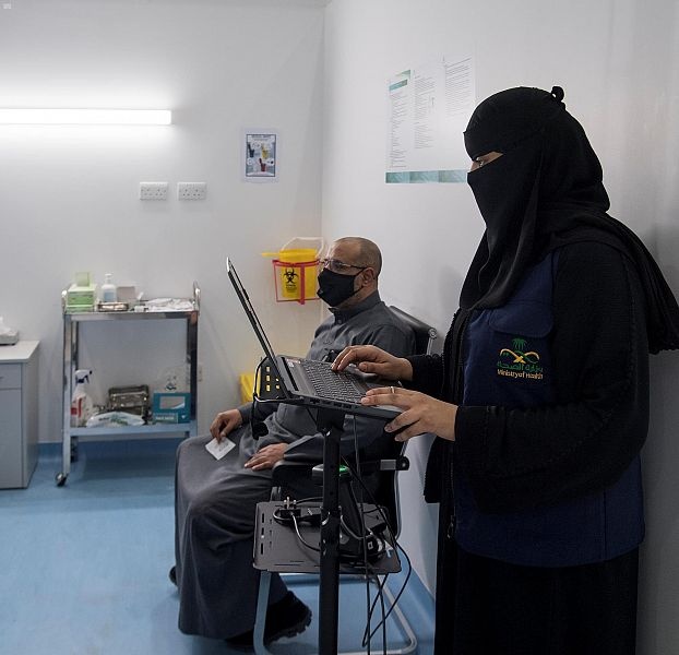 718 غرفة طبية في السعودية تقدم التطعيم المجاني ضد "كورونا"