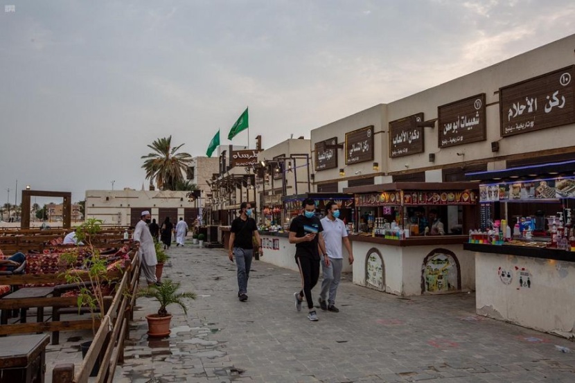أسواق "ينبع" الشعبية .. تجربة فريدة في التجول مع التاريخ