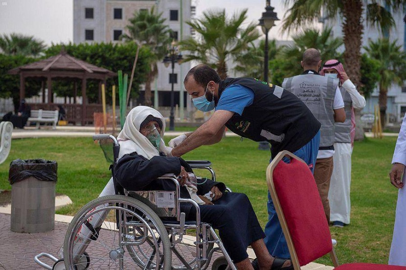 «عطاء وطن » .. مبادرات سعودية لتعزيز ثقافة العمل التطوعي