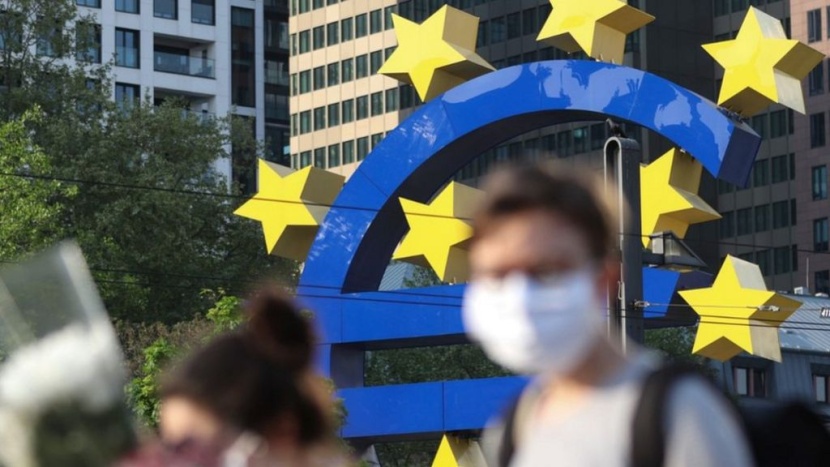 أنشطة الأعمال في منطقة اليورو تنكمش بسبب العزل العام 