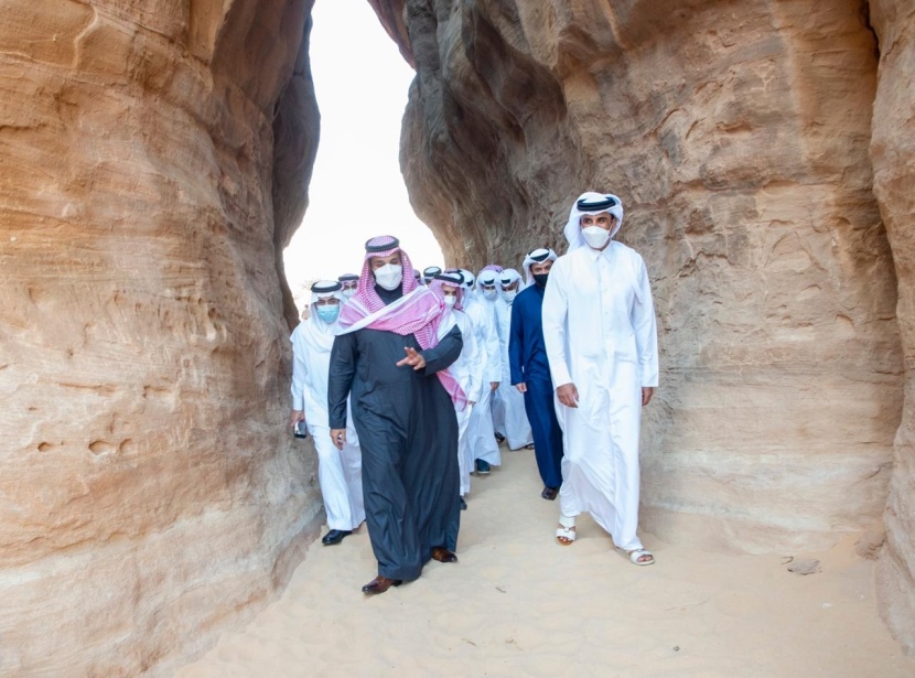 ولي العهد وأمير قطر في جولة على المعالم الأثرية في العلا