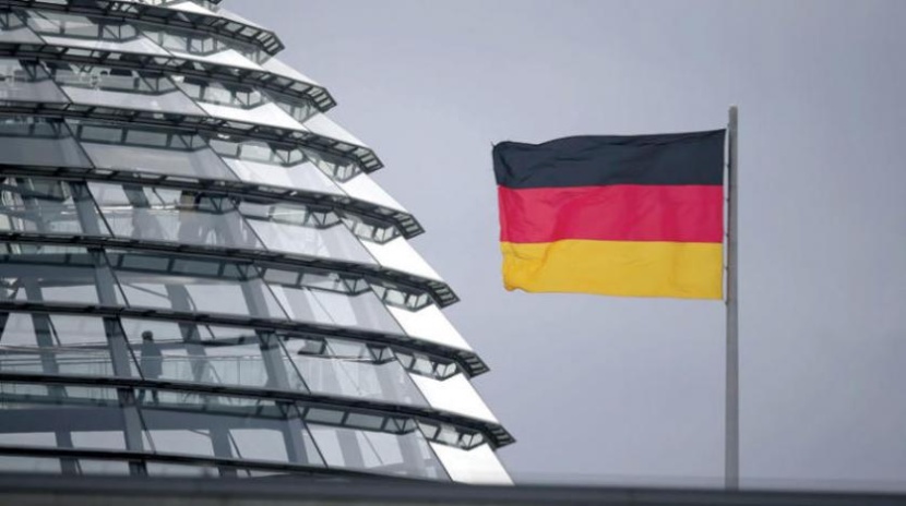 ألمانيا تمدد إجراءات العزل العام لاحتواء كورونا حتى 7 مارس 