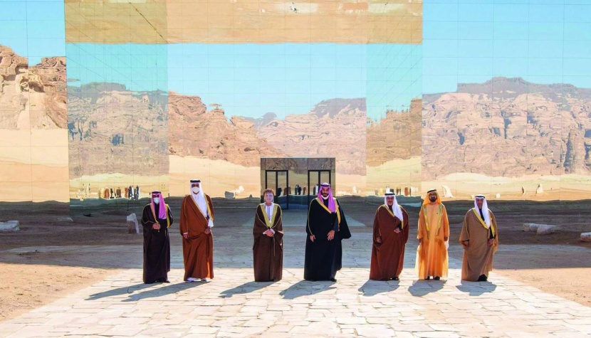 في أول اجتماع يعقد بين الجانبين .. وفدان من الإمارات وقطر يبحثان في الكويت متابعة إعلان "العلا"