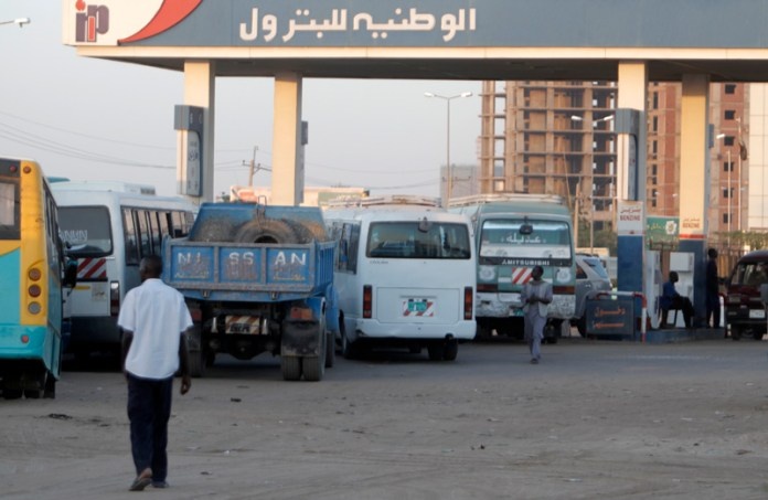 السودان يشرع في صرف مساعدة شهرية لتخفيف المصاعب الاقتصادية