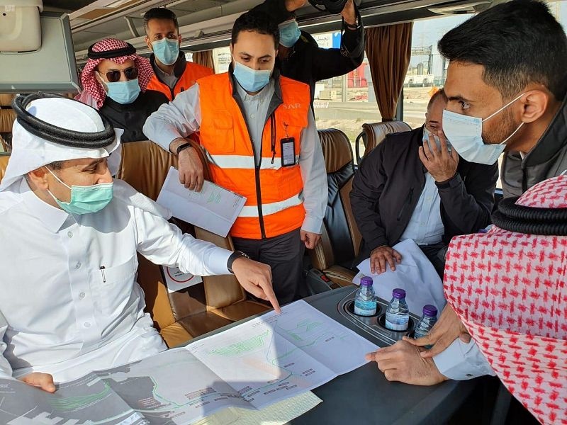 وزير النقل يتفقد الأعمال المدنية والخطوط الحديدية في الجبيل