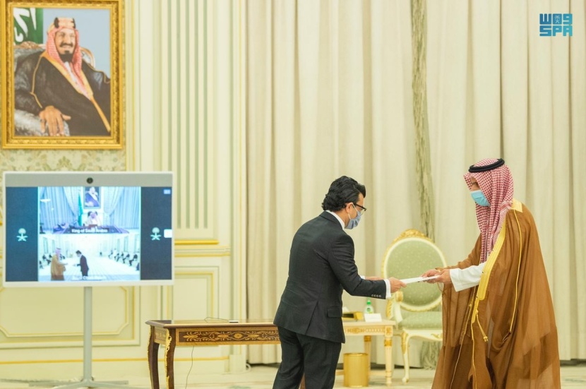أمام الملك سلمان .. سفراء عدد من الدول يقدمون أوراق اعتمادهم