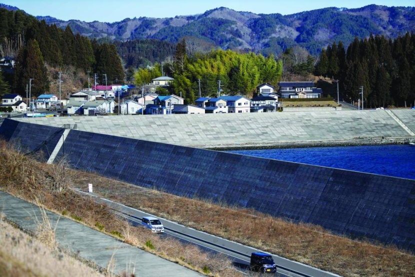 الجدران المضادة للتسونامي إرث ضخم من كارثة 2011 في اليابان