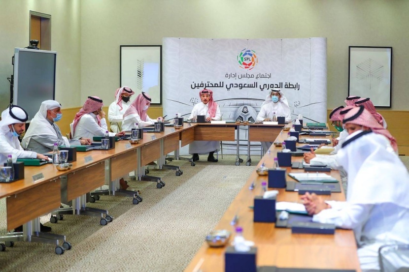 الأندية تعترض على تسويق اللوحات الإعلانية بـ 20 ألفا