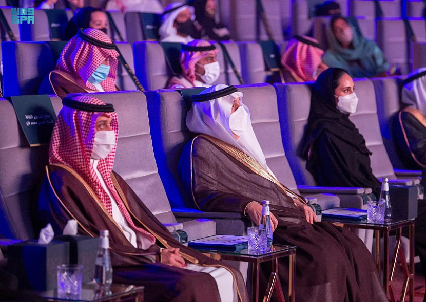 نيابة عن ولي العهد.. أمير منطقة الرياض يكرم الفائزين بالجوائز الثقافية الوطنية