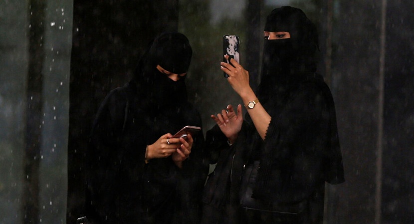  ضبط 100 معلنا ومعلنة على سناب شات - تويتر - انستقرام  خالفوا نظام التجارة الإلكترونية