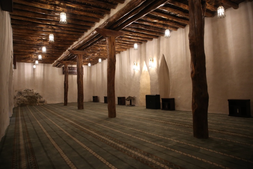  ضمن مشروع  ولي العهد لتطوير المساجد التاريخية.. مسجد عاكسة في النماص يعود تاريخه إلى ما يزيد عن 100 عام 