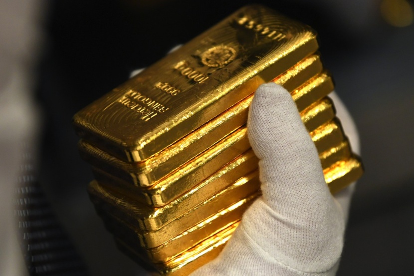 أسعار الذهب تنخفض مع صعود السندات والأسهم بدعم بيانات الوظائف الأمريكية 