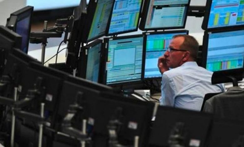 أسهم أوروبا تتوقف قرب ذروة قياسية.. وتفوق بريطاني 