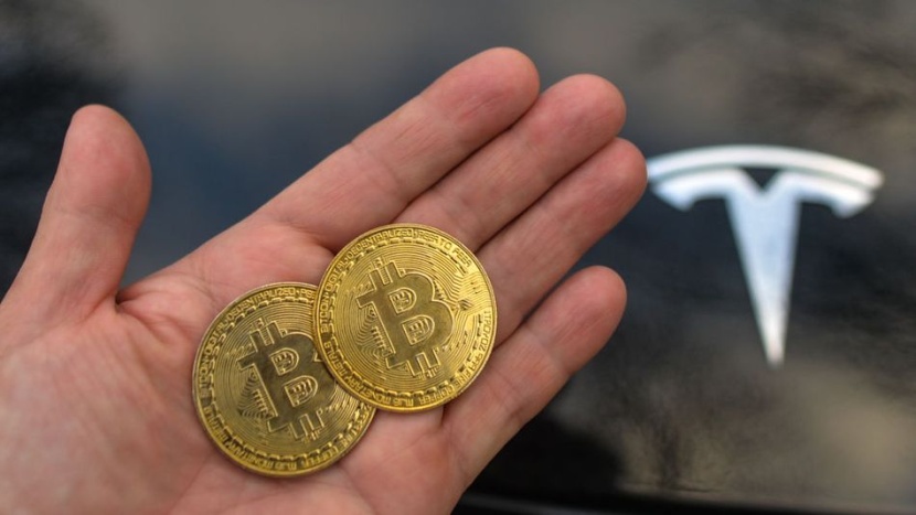 بعد تغريدة .. بيتكوين تهبط 13%