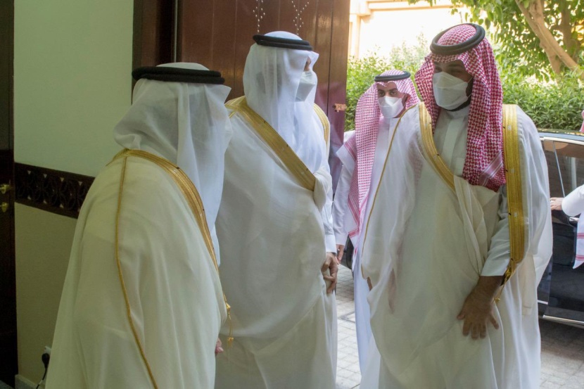 ولي العهد يؤدي صلاة عيد الفطر المبارك في الرياض