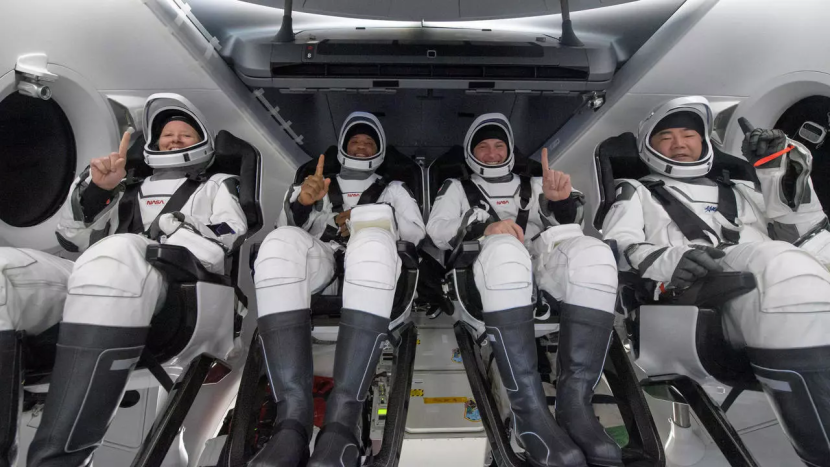 عودة أربعة رواد من محطة الفضاء الدولية في مركبة لـ"سبايس إكس"