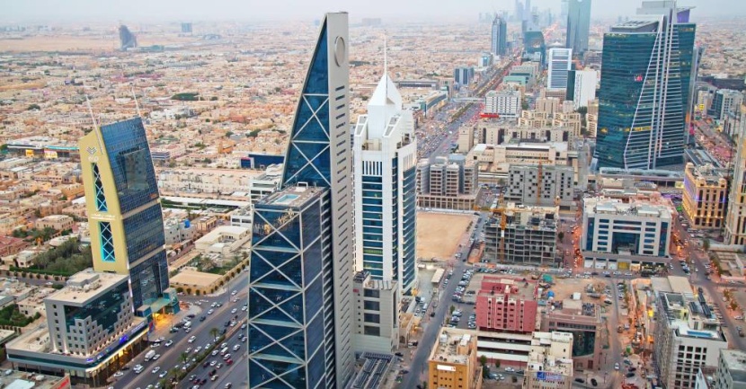 مناخ الأعمال في السعودية يتحسن بأسرع وتيرة في 3 أشهر .. الشركات تزيد عدد موظفيها