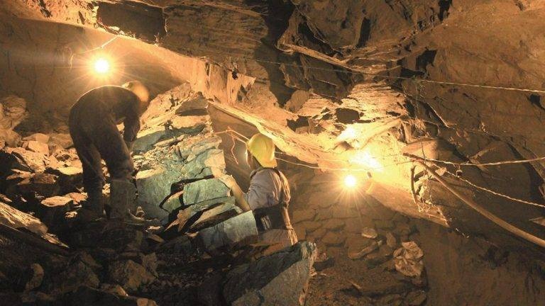 باستثمارات 880 مليون دولار .. "معادن" ترسي عقد تشغيل منجمي الذهب منصورة ومسرة
