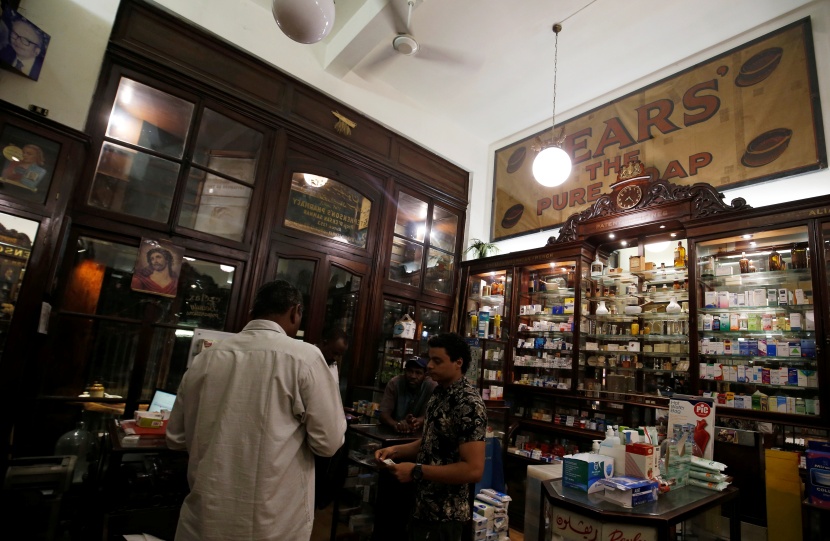 صيدلية عمرها 100 عام تحكي تاريخ الدواء في مصر