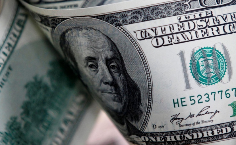 الدولار يتراجع قبل بيانات التضخم وشهادة باول و"بيتكوين " تهبط 1%
