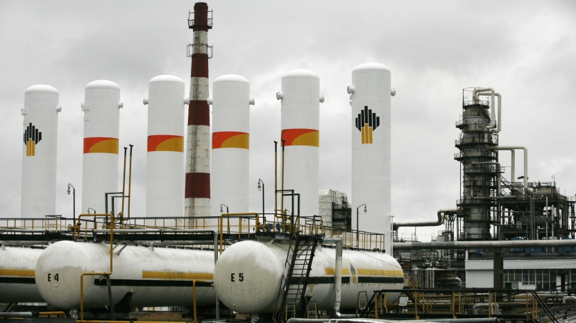 إنتاج روسيا من النفط والمكثفات يتراجع 0.5% في يونيو