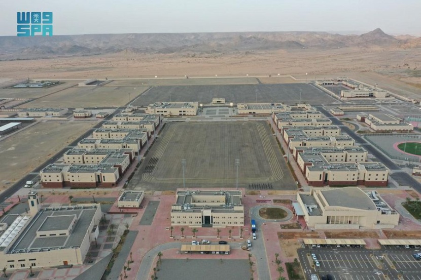 وزير الداخلية يدشن المدينة الأمنية للقوات الخاصة لأمن الحج والعمرة في الجموم