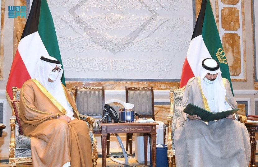 خادم الحرمين يدعو أمير الكويت لزيارة المملكة