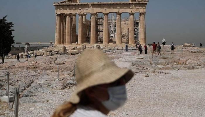 اليونان تواجه أسوأ موجة حر منذ أكثر من 30 عاما