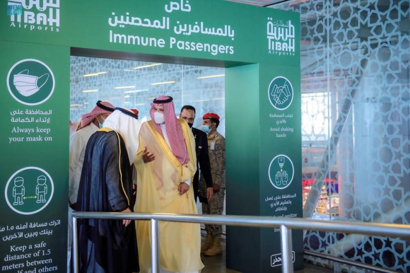 أمير المدينة المنورة يشيد بجهود كوادر مطار الأمير محمد بن عبدالعزيز