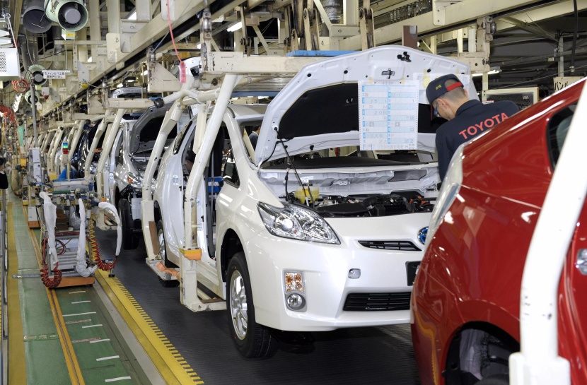 تويوتا تقلص إنتاج السيارات بسبب نقص الشرائح