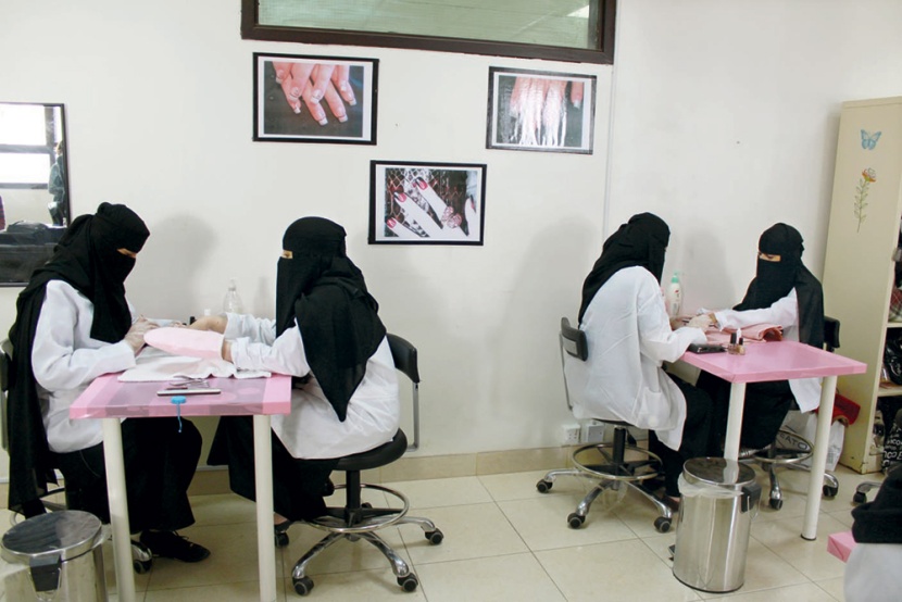 "التدريب التقني" يتفق مع لجنة الصالونات النسائية لتوظيف الكوادر الوطنية في القطاع