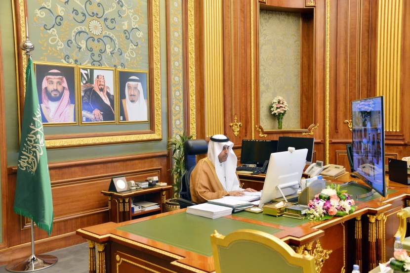 "الشورى" يطالب "البلدية والإسكان" بتحميل منفذي الخدمات مسؤولية أي هبوط للطرق