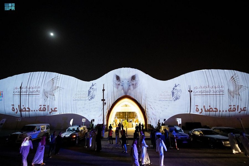 الصيد بالصقور.. إرث وتقليد تاريخي يحتفي به معرض الصقور والصيد السعودي الدولي