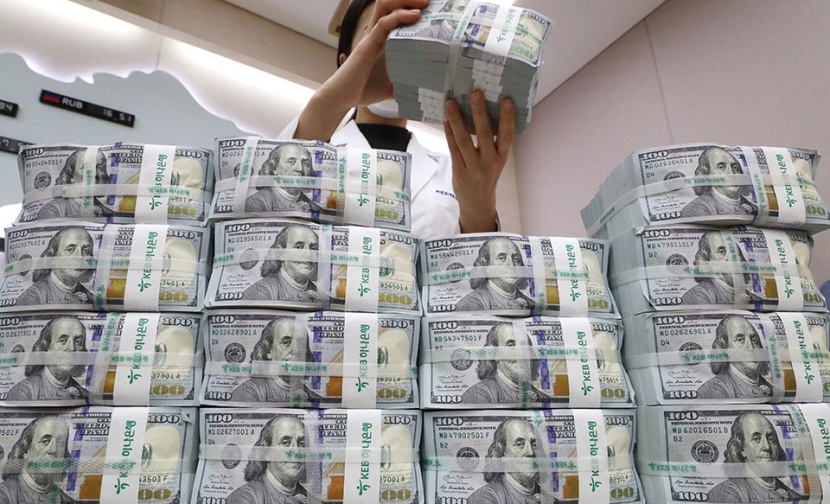 الديون العالمية .. 8 دول تجاوزت 150 % للناتج بينها 3 تفوق 250 %