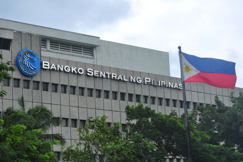 المركزي الفلبيني يبقي على معدل الفائدة عند 2% 