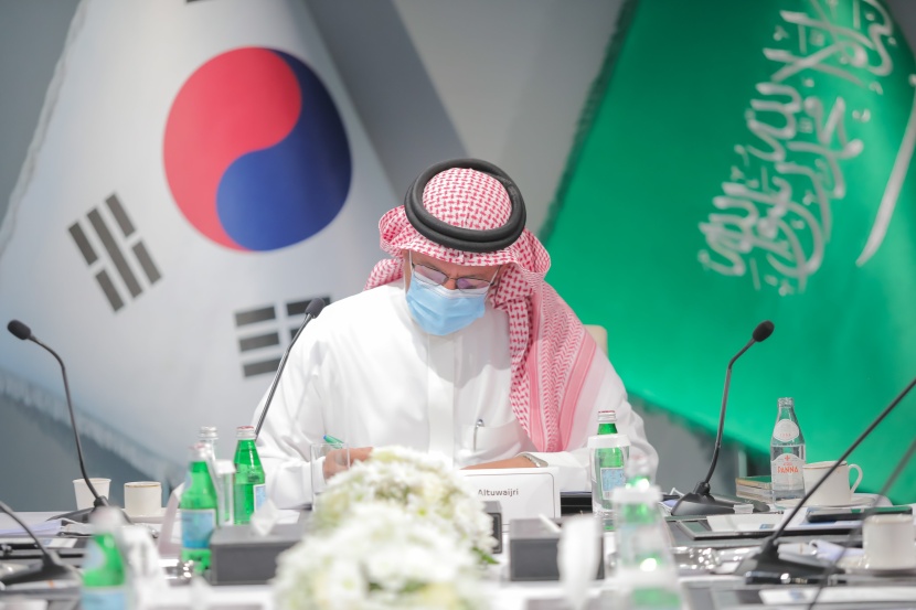 بنك المنشآت الصغيرة والمتوسطة يوقع اتفاقية تعاون مع البنك الصناعي الكوري