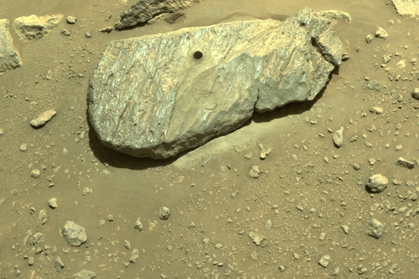 مركبة الفضاء "بيرسيفيرانس" تجمع أول عينة من صخور المريخ
