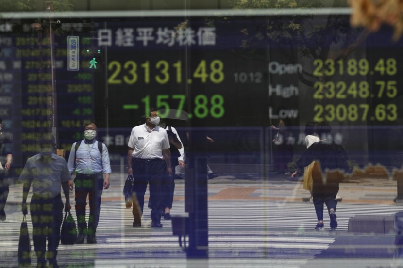 الأسهم اليابانية تتراجع بفعل مخاوف من تباطؤ النمو .. قطاع النقل الجوي يهبط 1.7%