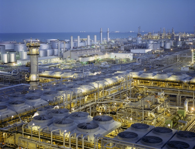 الصادرات النفطية السعودية تقفز 74.2 % في أغسطس