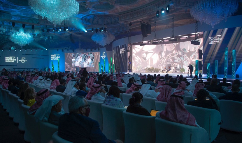 ولي العهد يحضر الجلسة الحوارية لرئيس الوزراء اليوناني في مبادرة مستقبل الاستثمار
