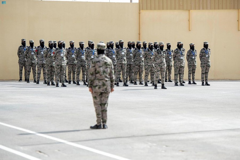 وزير الداخلية يتفقد سير عمل مديرية السجون ويدشن عددا من المراكز التأهيلية التخصصية 