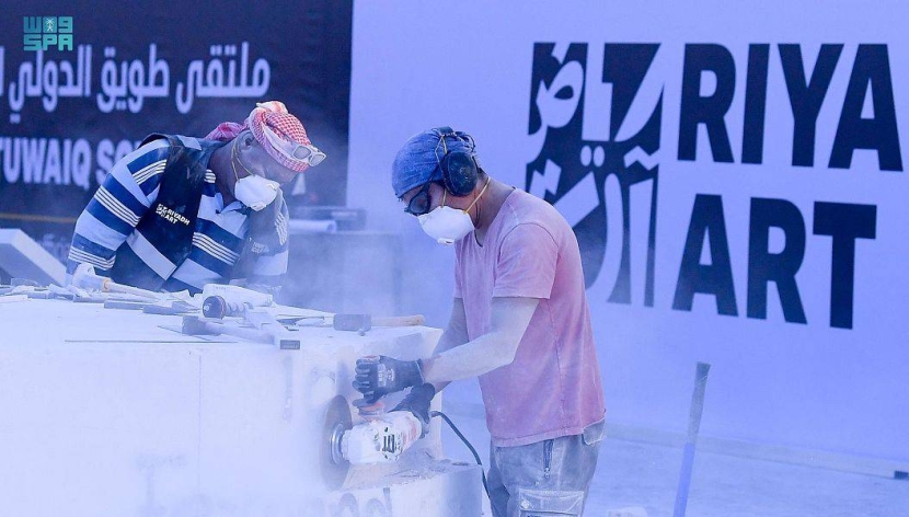 انطلاق فعاليات ملتقى طويق الدولي للنحت في حي جاكس الدرعية