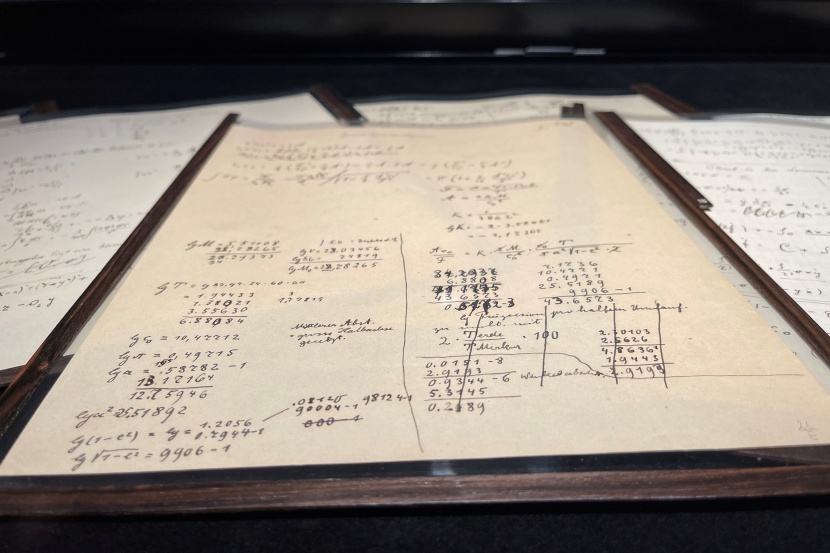بيع مخطوطة لأينشتاين ممهدة لنظرية النسبية العامة بسعر 13 مليون دولار