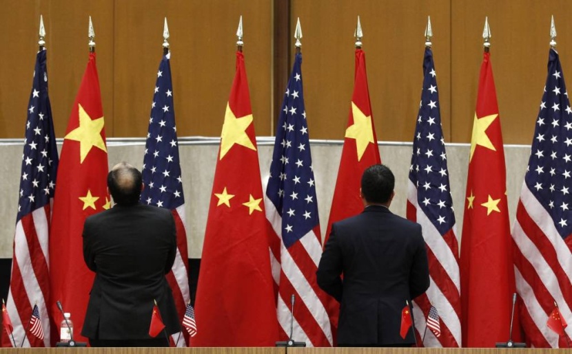 التوتر التجاري يعود .. الصين تنتقد إدراج عشرات من شركاتها على قائمة سوداء أمريكية