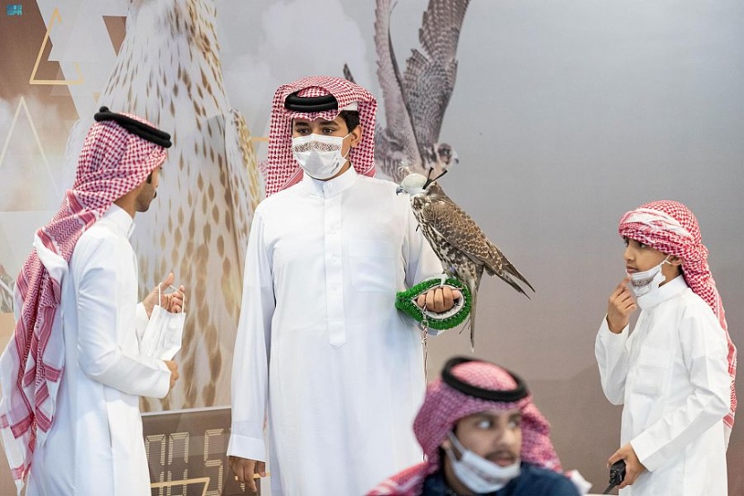 حضور لافت لصغار السن في مهرجان الملك عبدالعزيز للصقور 2021
